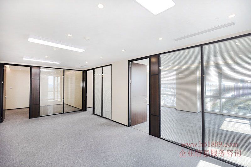 廣電文創(chuàng)中心 出租均價(jià):99元/平米/月 地鐵10號(hào)線【坂田線】冬瓜嶺地鐵站D口步行200米 裝修圖片