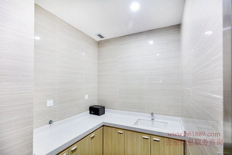 廣電文創(chuàng)中心 出租均價(jià):99元/平米/月 地鐵10號(hào)線【坂田線】冬瓜嶺地鐵站D口步行200米 公共區(qū)域茶水間圖片