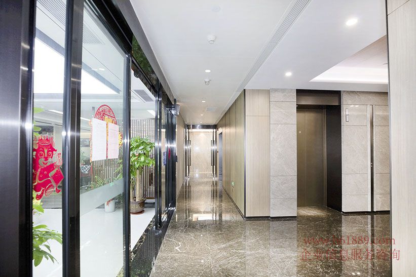 京地大廈 出租單價:88元/平米/月 地鐵10號線(坂田線)地鐵1號線(羅寶線) 崗廈地鐵站D出口 出租 公共區(qū)域