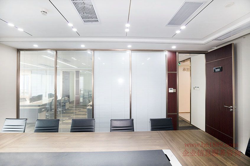 財(cái)富大廈(時(shí)代財(cái)富大廈)24小時(shí)空調(diào) 電梯口 全辦公家私 海景 三面采光 財(cái)富大廈(時(shí)代財(cái)富大廈)裝修圖片